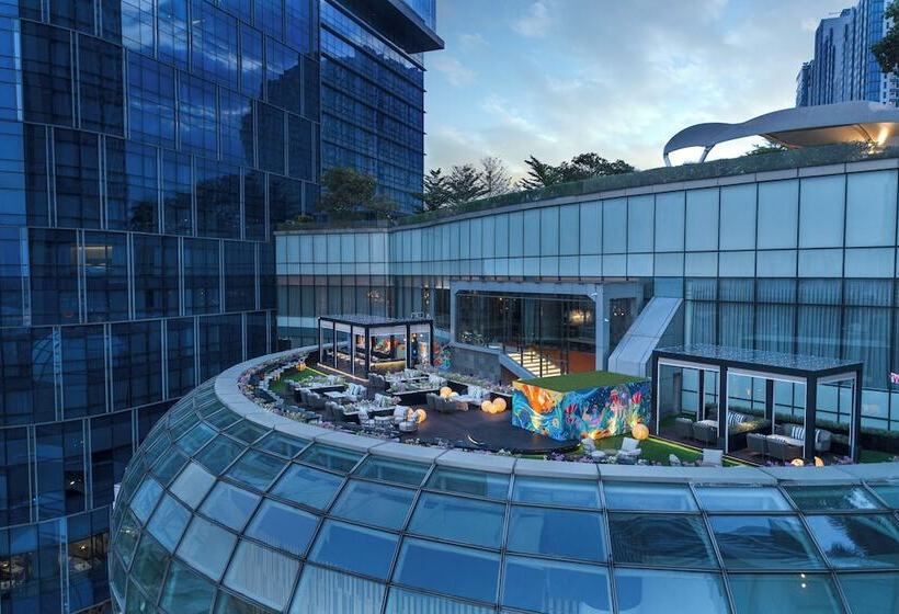 هتل Four Points By Sheraton Surabaya, Pakuwon Indah