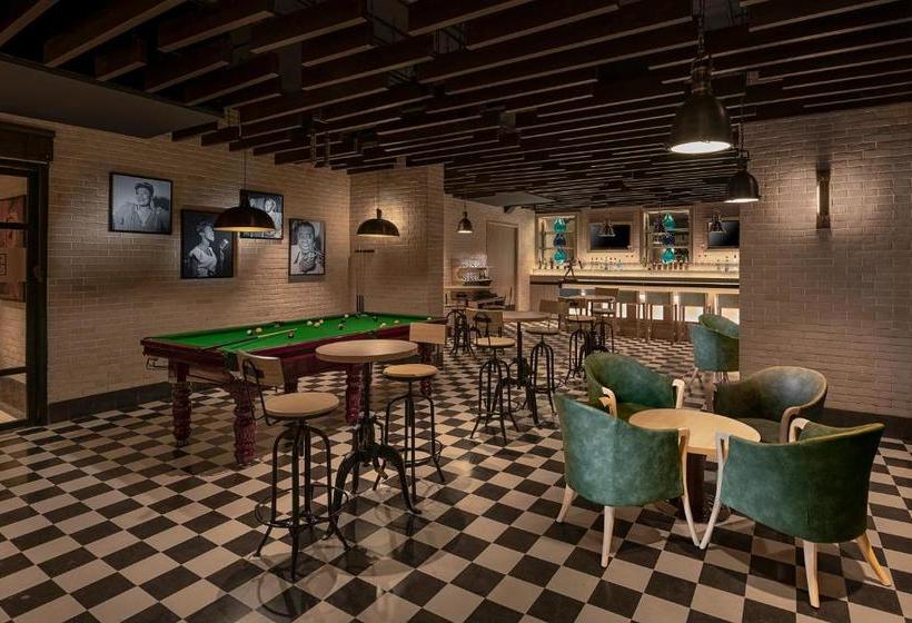 Отель Lemon Tree Premier New Town Kolkata