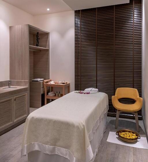 Отель Lemon Tree Premier New Town Kolkata