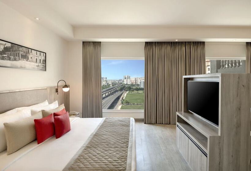 Отель Lemon Tree Premier New Town Kolkata