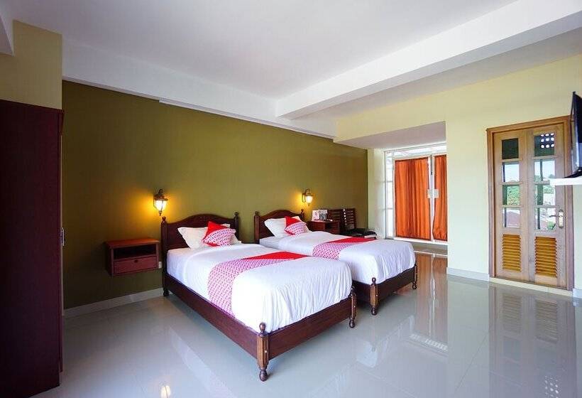 בית מלון כפרי Reddoorz Brand Man12045 Reddoorz Near Megamall Manado