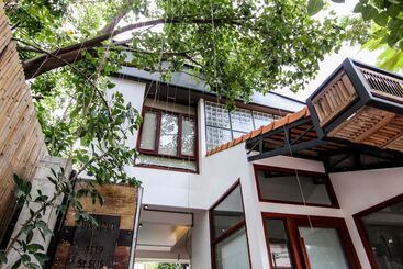 Sarina Hotel & Villa