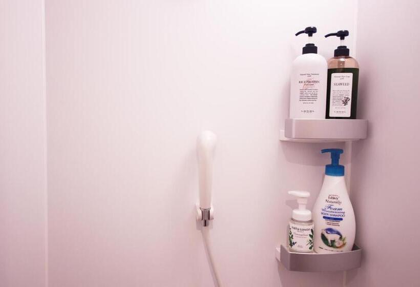 Atelier & Hostel Nagaisa Ura