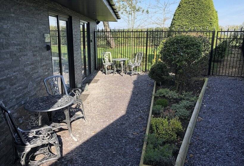 צימר Willow Lodge Hambleton