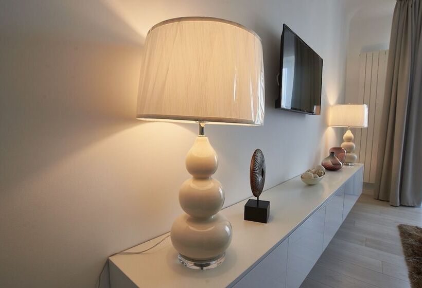 Metropole Apartments Old Town