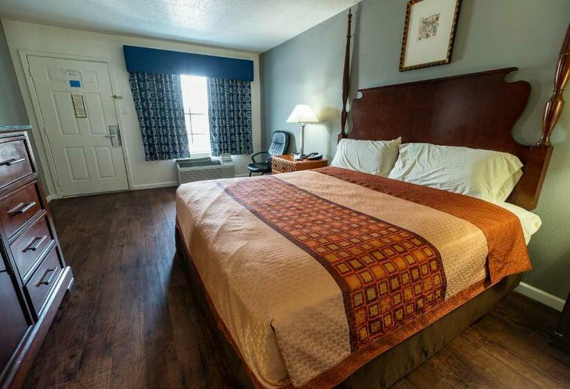 هتل American Inn & Suites Russellville