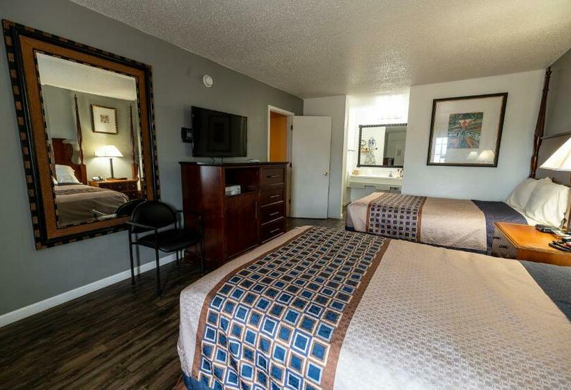 هتل American Inn & Suites Russellville