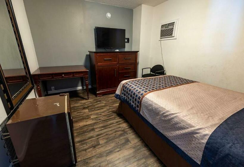 هتل American Inn & Suites Russellville