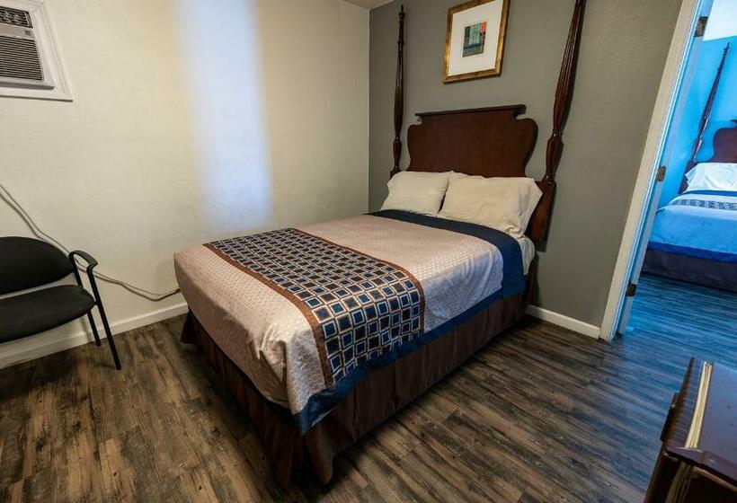 هتل American Inn & Suites Russellville