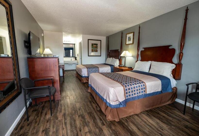 هتل American Inn & Suites Russellville