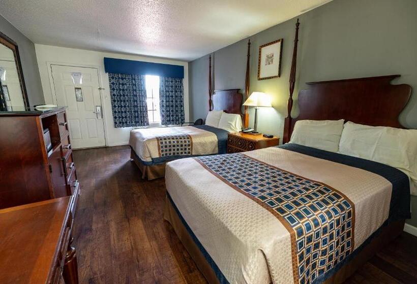 هتل American Inn & Suites Russellville