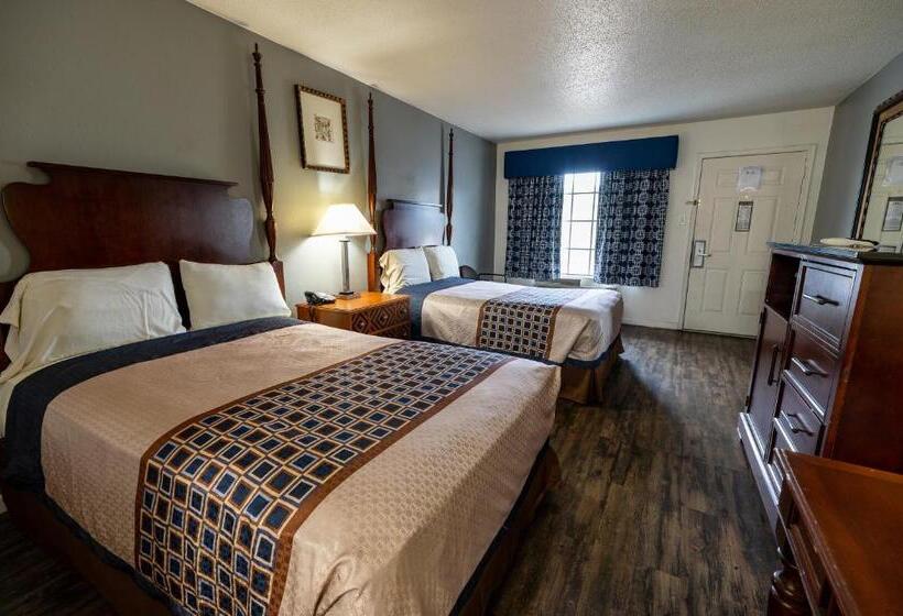 هتل American Inn & Suites Russellville