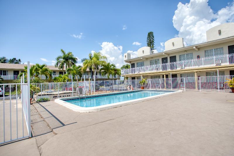 호텔 Americas Best Inn Pompano Beach