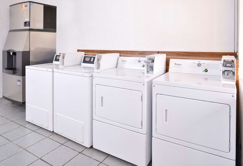 בית מלון כפרי Americas Best Value Inn Clute