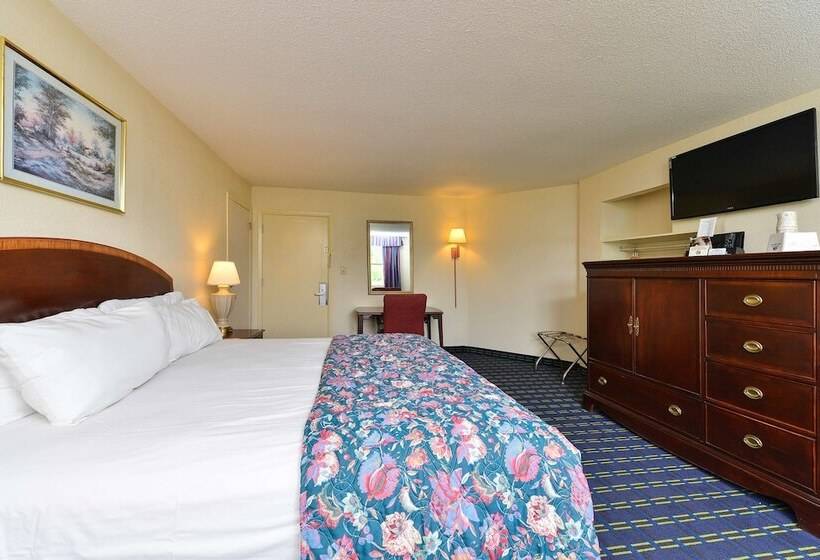 Отель Americas Best Value Inn Suites South Boston