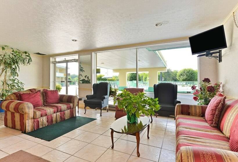 Отель Americas Best Value Inn Suites South Boston