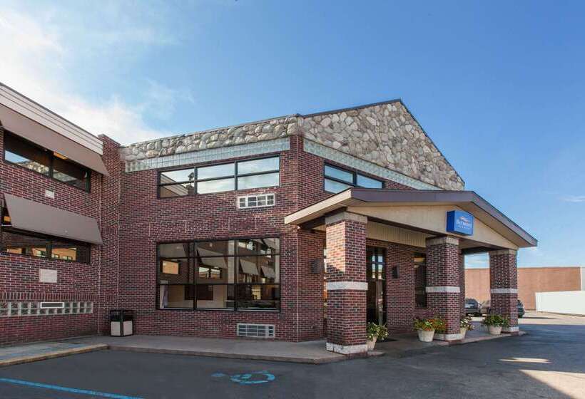 هتل Baymont By Wyndham Downtown Detroit