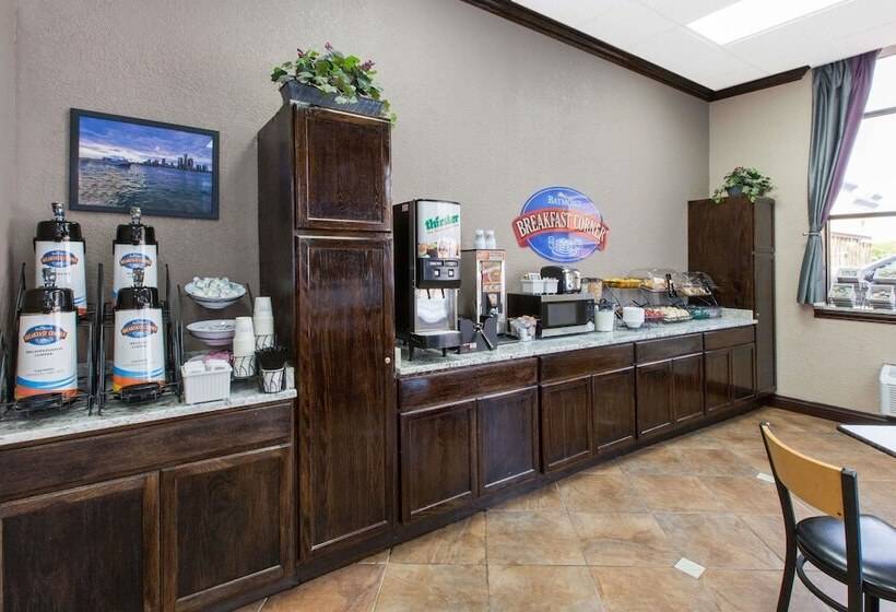 هتل Baymont By Wyndham Downtown Detroit