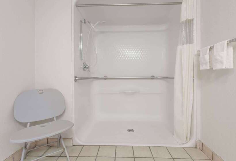 هتل Days Inn By Wyndham Amarillo  Medical Center