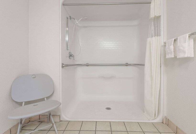 هتل Days Inn By Wyndham Amarillo  Medical Center