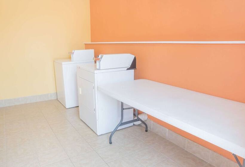 호텔 Days Inn By Wyndham Bastrop