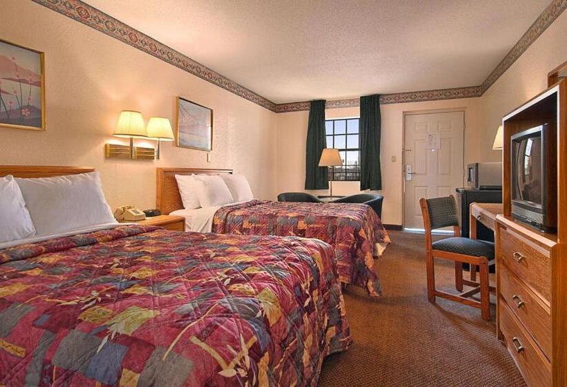 בית מלון כפרי Days Inn By Wyndham Brownsville