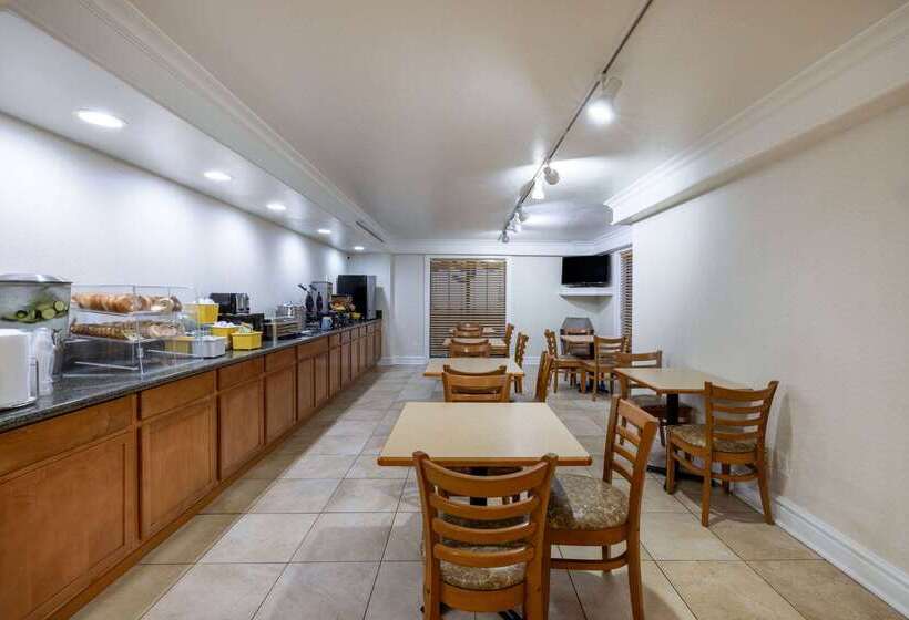Отель Days Inn By Wyndham Casper
