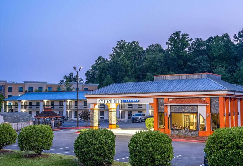 هتل Days Inn By Wyndham Clemson