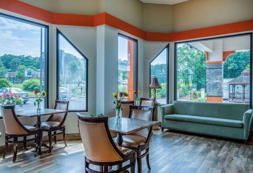 هتل Days Inn By Wyndham Clemson