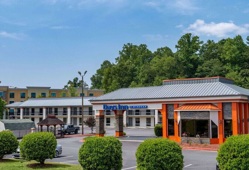 هتل Days Inn By Wyndham Clemson