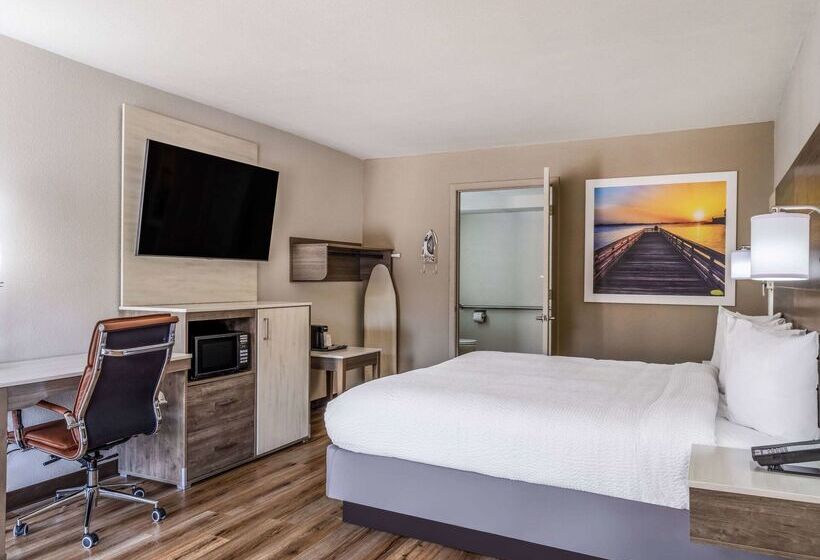 هتل Days Inn By Wyndham Clemson