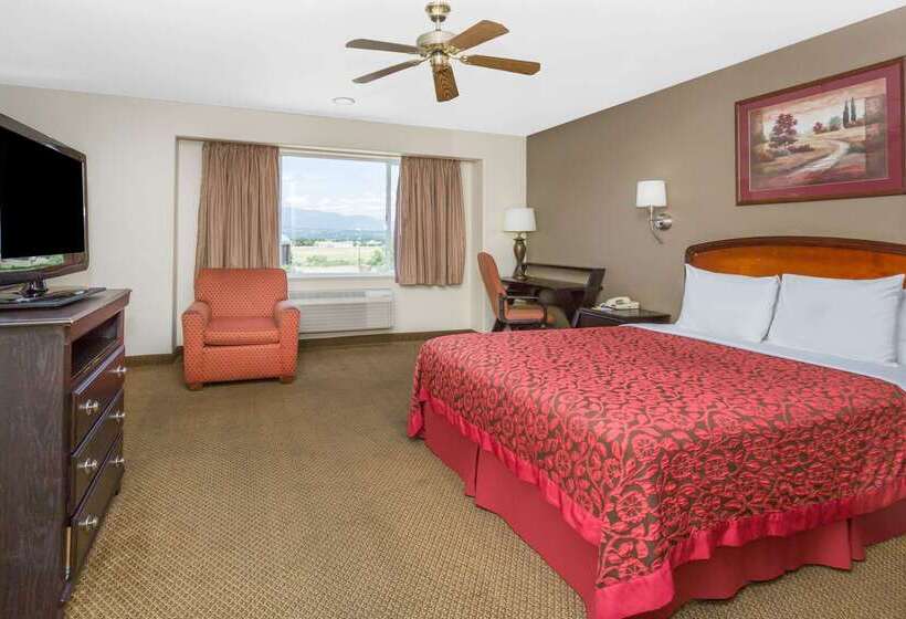 هتل Days Inn By Wyndham Colorado Springs Air Force Academy