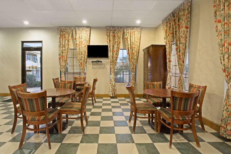 Отель Days Inn By Wyndham Hammond