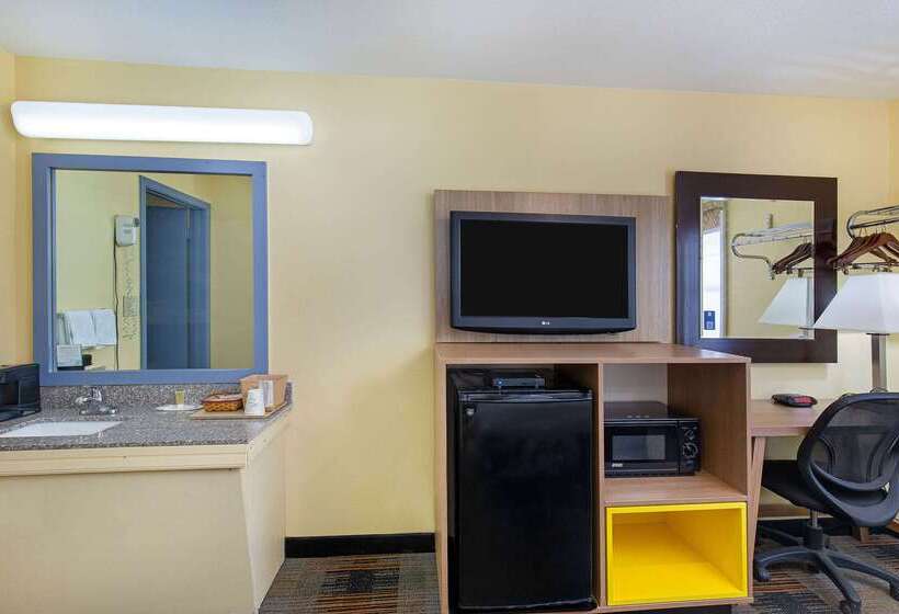 בית מלון כפרי Days Inn By Wyndham Holladay