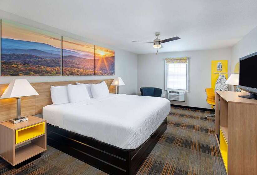 בית מלון כפרי Days Inn By Wyndham Holladay