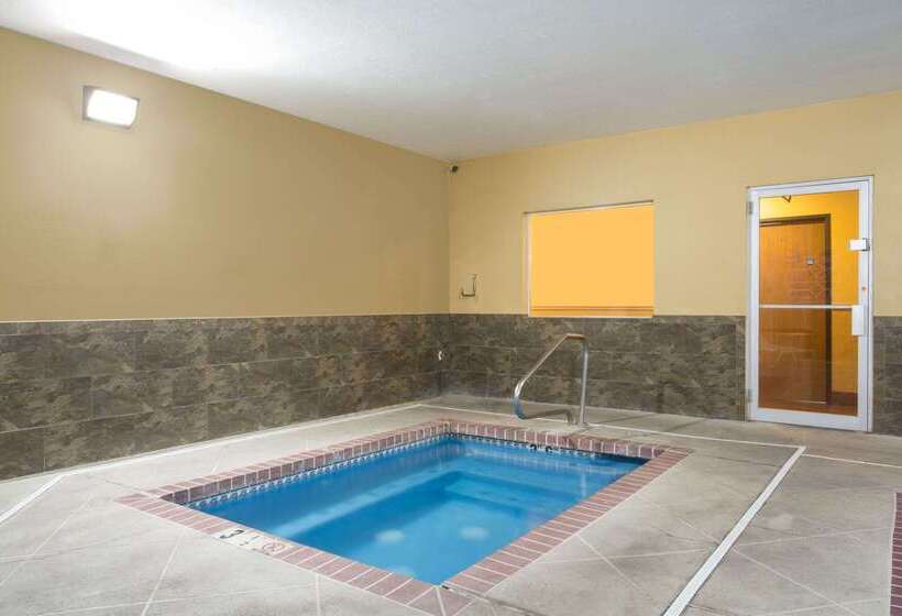 Отель Days Inn By Wyndham Hurricane/zion National Park Area