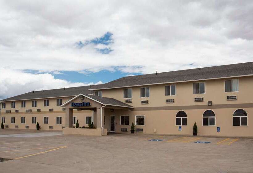 בית מלון כפרי Days Inn By Wyndham Hurricane/zion National Park Area
