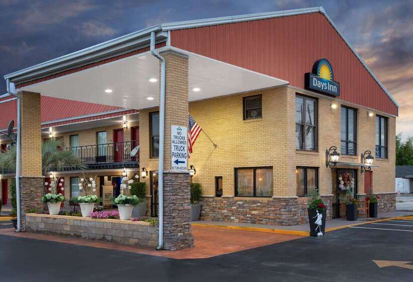 호텔 Days Inn By Wyndham Lake City