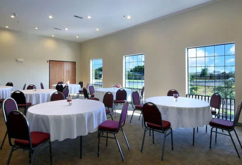 فندق Days Inn By Wyndham Lubbock South