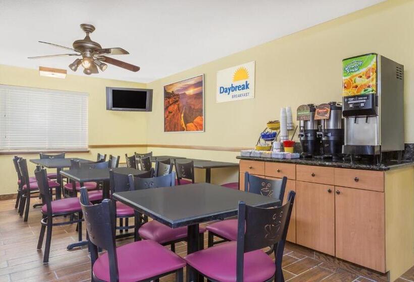 هتل Days Inn By Wyndham Moab