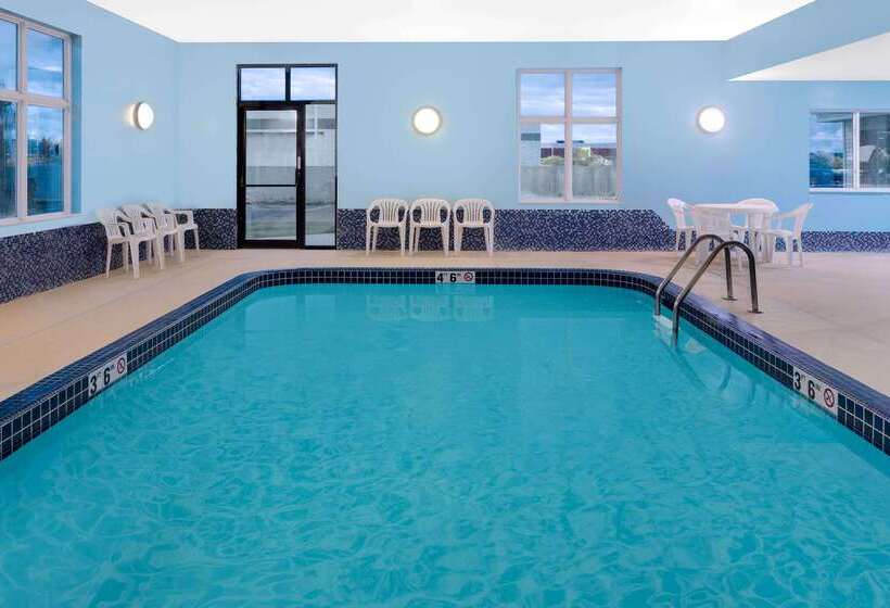 فندق Days Inn By Wyndham Neenah