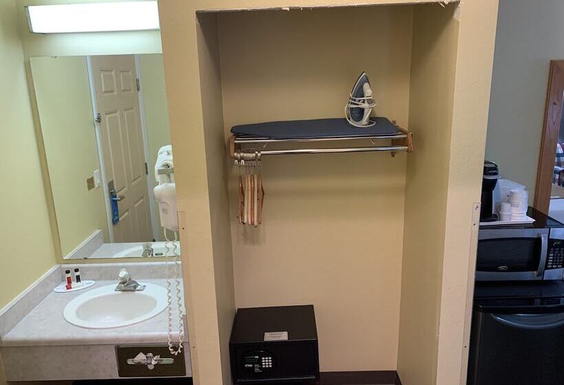 فندق Days Inn By Wyndham Ocean Shores