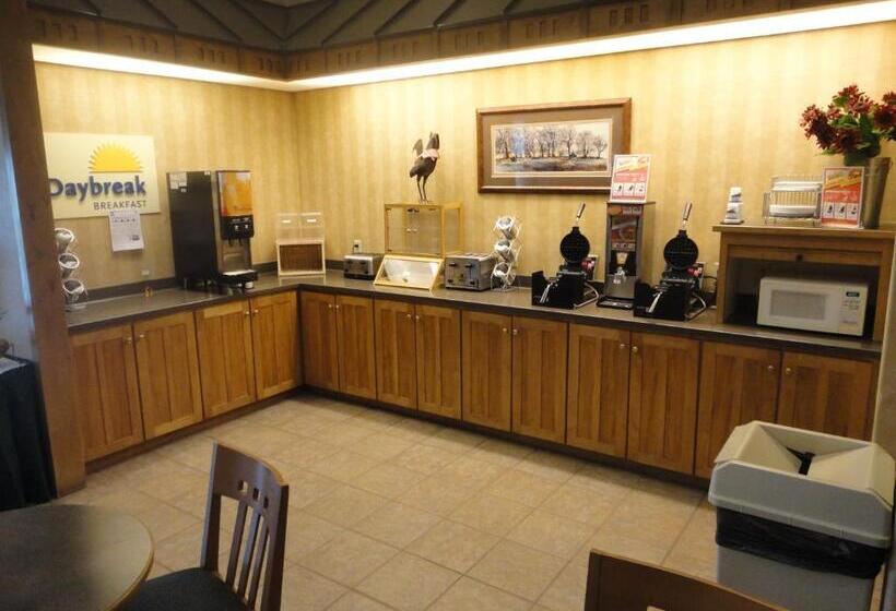 هتل Days Inn By Wyndham Rapid City