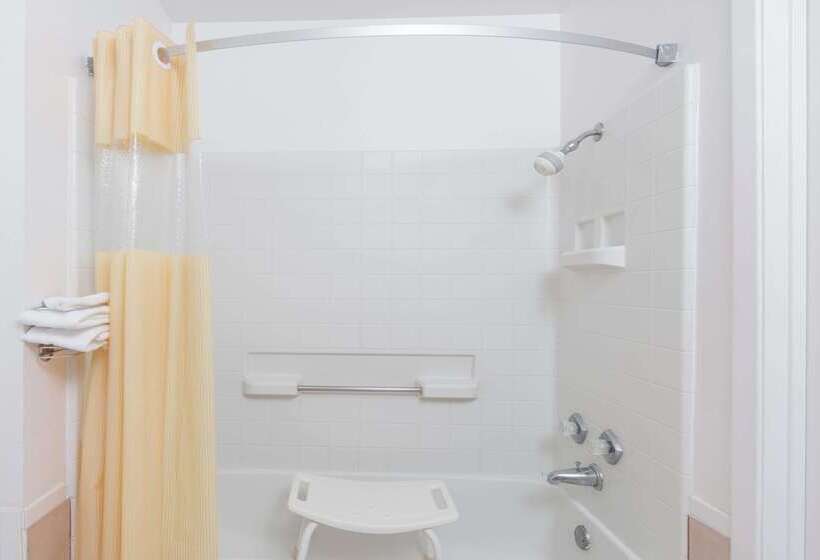 هتل Days Inn By Wyndham Waco Near Downtown University
