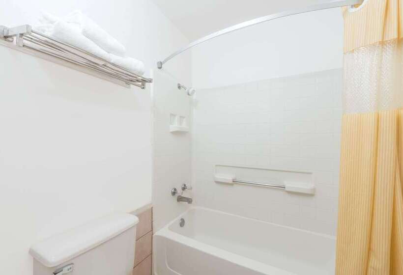 هتل Days Inn By Wyndham Waco Near Downtown University