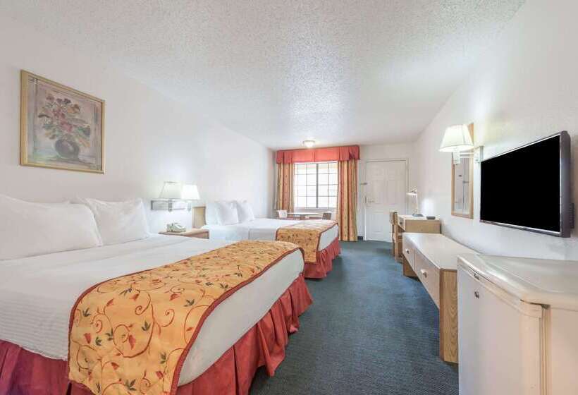 هتل Days Inn By Wyndham Waco Near Downtown University