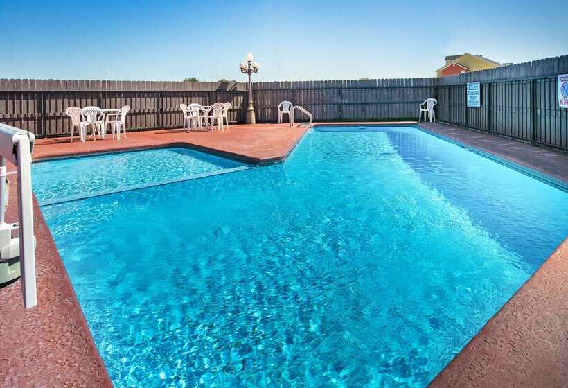 هتل Days Inn By Wyndham Waco Near Downtown University