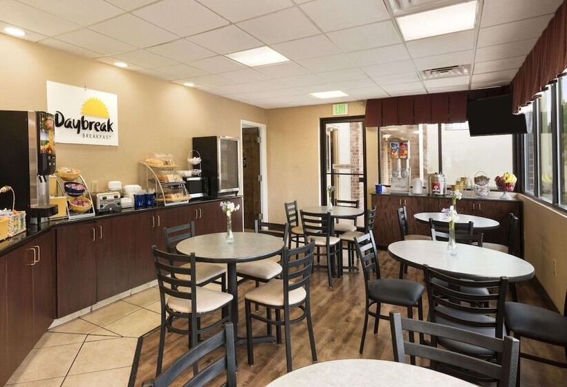 호텔 Days Inn By Wyndham Weldon Roanoke Rapids