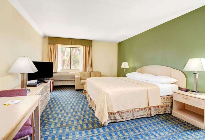 هتل Days Inn By Wyndham Woodland
