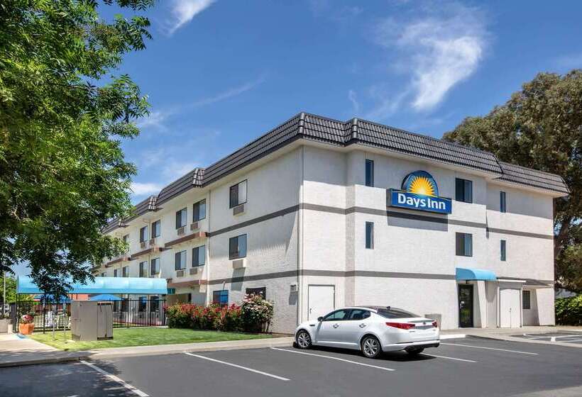 هتل Days Inn By Wyndham Woodland
